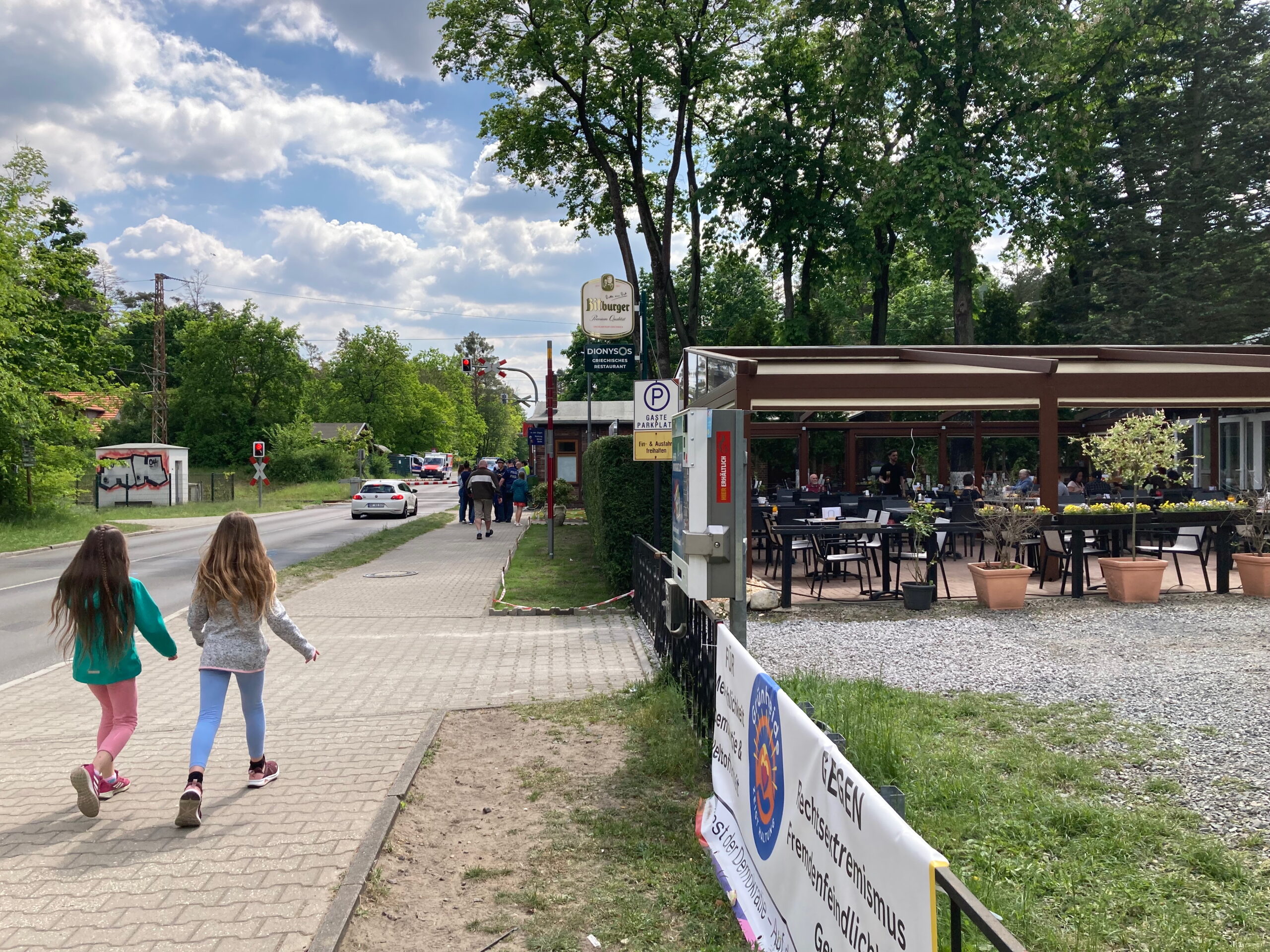 ‘I can’t say these are bad people.’ How Polish commuting workers feel about the encounters with Germans, Ukrainians and others